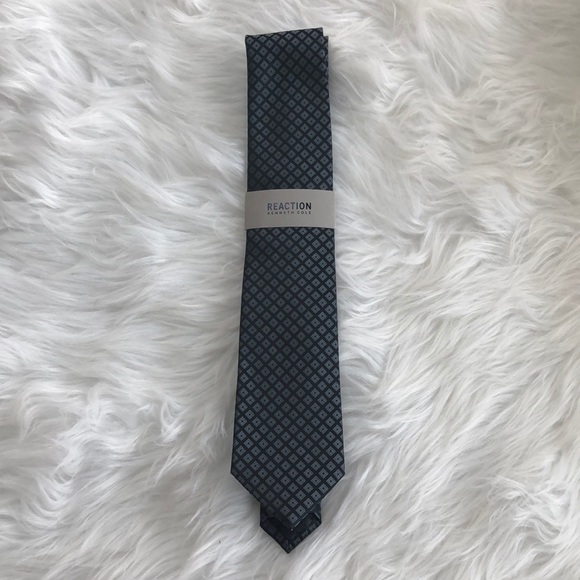 3 FOR 68!! NWT!! Kenneth Cole Reaction Ties - Picture 4 of 6